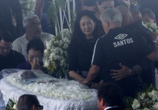 Πελέ: Συγκλονίζει η ανάρτηση του γιου του πάνω από το φέρετρο