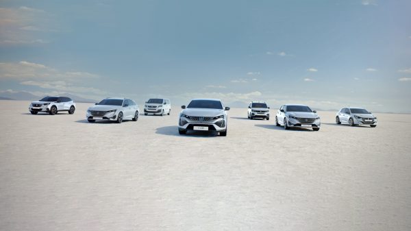 Πέντε νέα ηλεκτρικά μοντέλα ετοιμάζει η Peugeot έως το 2025