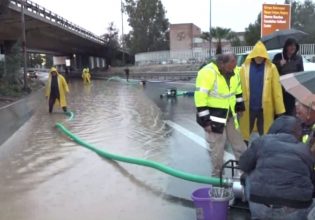 Κακοκαιρία: Έκλεισε η Ποσειδώνος στο Δέλτα Φαλήρου – Καθίζηση στη Χαριλάου Τρικούπη