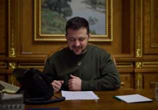 Ζελένσκι: Επικοινωνία με Μακρόν –  «Συμφωνήσαμε να εργαστούμε για την εφαρμογή της Φόρμουλας Ειρήνης»