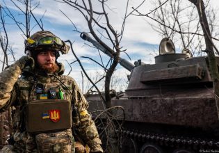 Βρετανία: Εξετάζει να προμηθεύσει την Ουκρανία με άρματα μάχης