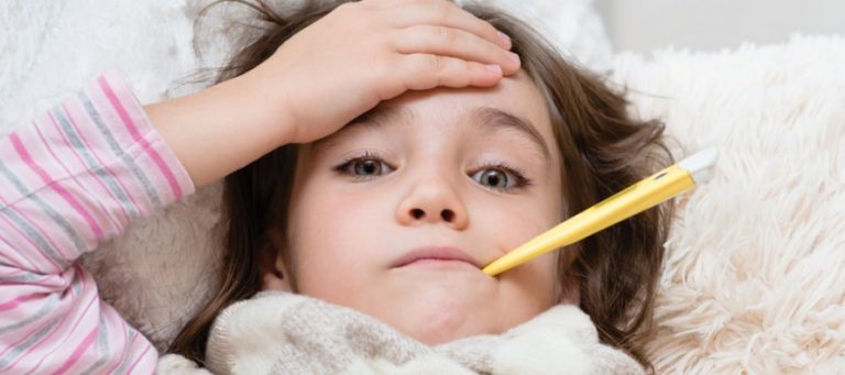 Ελληνική Παιδιατρική Εταιρεία: Τι να κάνετε όταν το παιδί έχει υψηλό πυρετό
