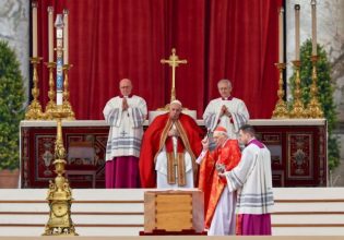 Βατικανό: Το τελευταίο αντίο στον πρώην Πάπα Βενέδικτο