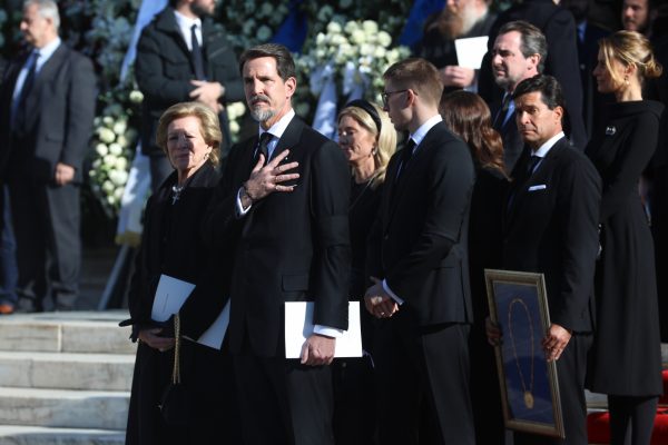 Παύλος Γλύξμπουργκ: Έφυγε για τη Νέα Υόρκη με 18 βαλίτσες