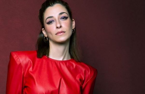 Το θρυλικό «Can’t Help Falling in Love» του Έλβις όπως διασκευάστηκε για το Maestro