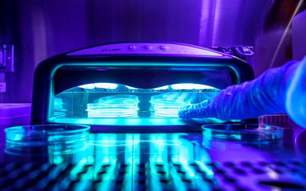 Μανικιούρ: Κίνδυνος καρκίνου από τα «φουρνάκια» νυχιών;