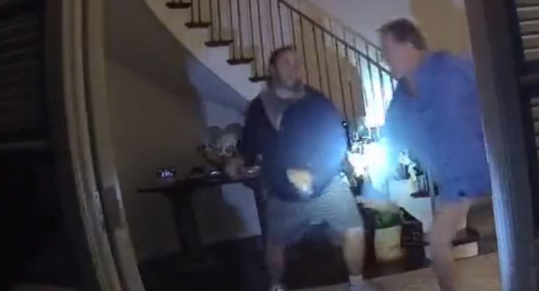 ΗΠΑ: Βίντεο ντοκουμέντο από την επίθεση με σφυρί στον σύζυγο της Νάνσι Πελόζι