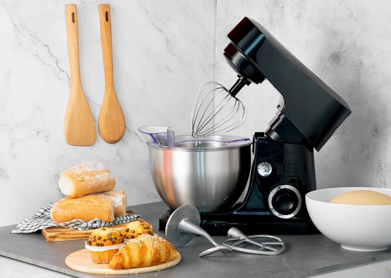 Βασιλόπιτα: Οι εναλλακτικές συνταγές που θα γίνουν ποίημα στην κουζινομηχανή σας