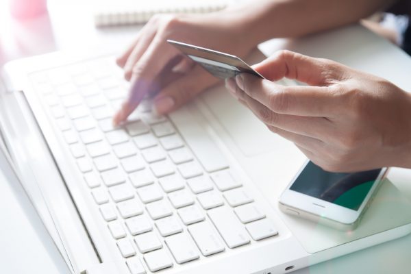 Οι χειμερινές εκπτώσεις ξεκίνησαν: 3 tips για να επωφεληθείτε όσο το δυνατόν περισσότερο