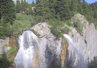 Θεοδώριανα Άρτας: Το όμορφο κεφαλοχώρι των Τζουμέρκων