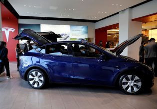 Ηλεκτρικά οχήματα: Game of Thrones στην ηλεκτροκίνηση μετά τις μειώσεις τιμών της Tesla