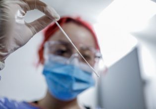 Κοροναϊός: Σε 15 χώρες της Ευρώπης η υποπαραλλαγή «Κράκεν» – Πόσο εύκολο είναι να φτάσει και στην Ελλάδα