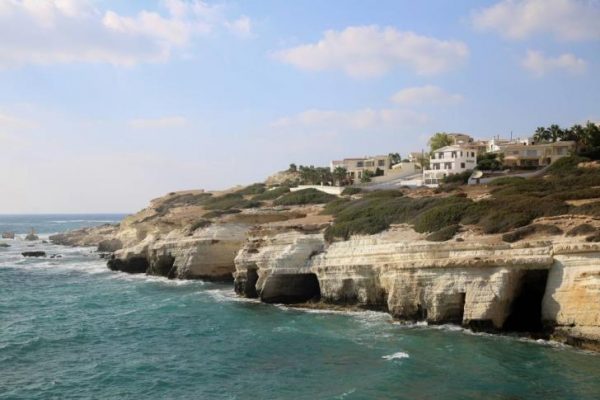 Κύπρος: 56χρονη τουρίστρια τραυματίστηκε προσπαθώντας να βγάλει σέλφι