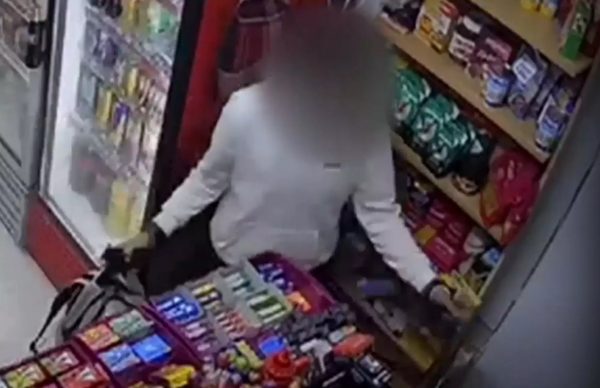 Θεσσαλονίκη: Κάμερα κατέγραψε κλέφτη εν δράσει