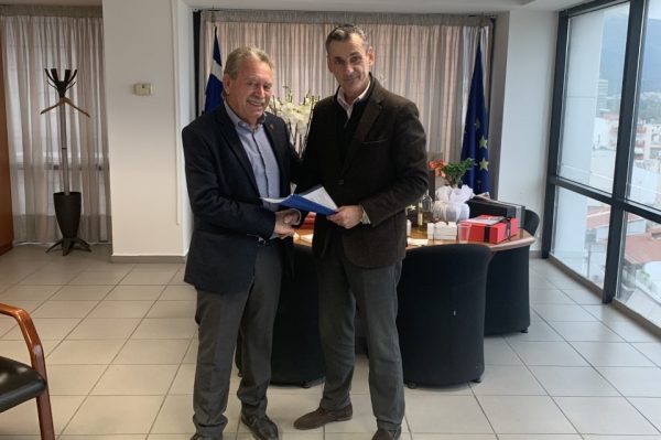 Πέτρος Φιλίππου: Παραιτήθηκε ο Δήμαρχος Σαρωνικού