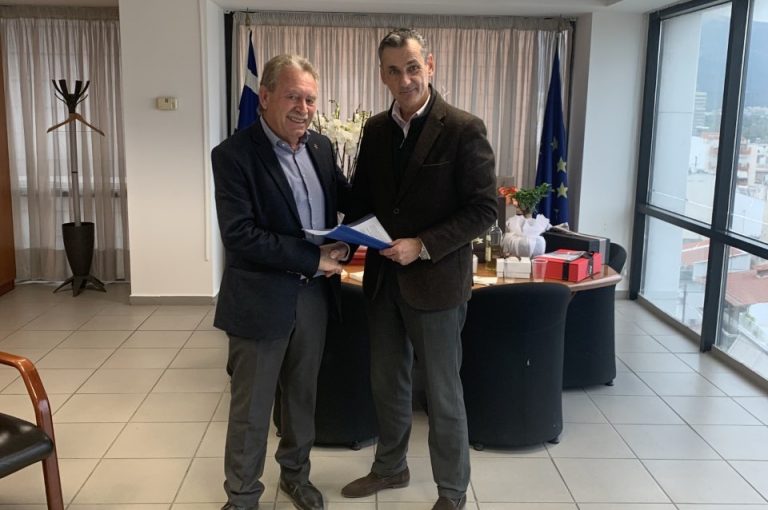 Πέτρος Φιλίππου: Παραιτήθηκε ο Δήμαρχος Σαρωνικού