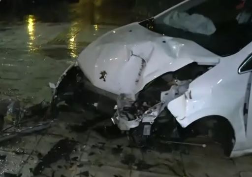 Θεσσαλονίκη: ΙΧ έπεσε σε κολόνα και κατέληξε σε δέντρο