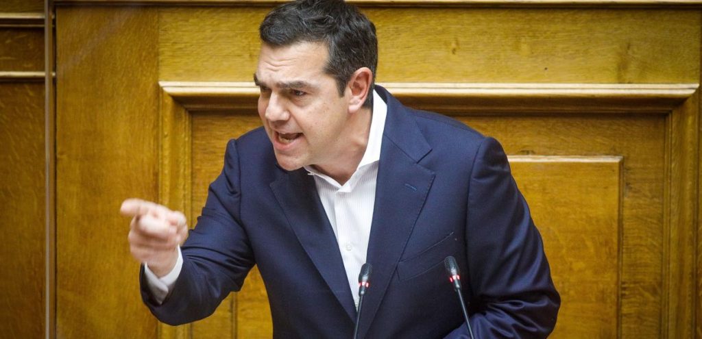 Ο Τσίπρας έβαλε την πρόταση μομφής στη ζυγαριά