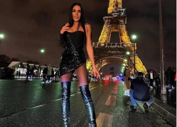 Ουκρανία: Οργή για τις σέξι πόζες στρατιωτικής εκπροσώπου στο Παρίσι εν καιρώ πολέμου