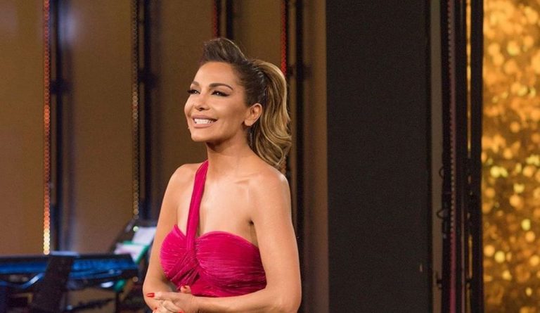 Δέσποινα Βανδή: Η σέξι εμφάνιση που έκανε… τους πάντες να παραμιλούν