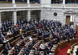 Βουλή: Καταψηφίστηκε η πρόταση μομφής κατά της κυβέρνησης