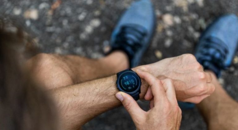 Apple: Ο αισθητήρας του Apple Watch κατηγορείται για φυλετικές διακρίσεις