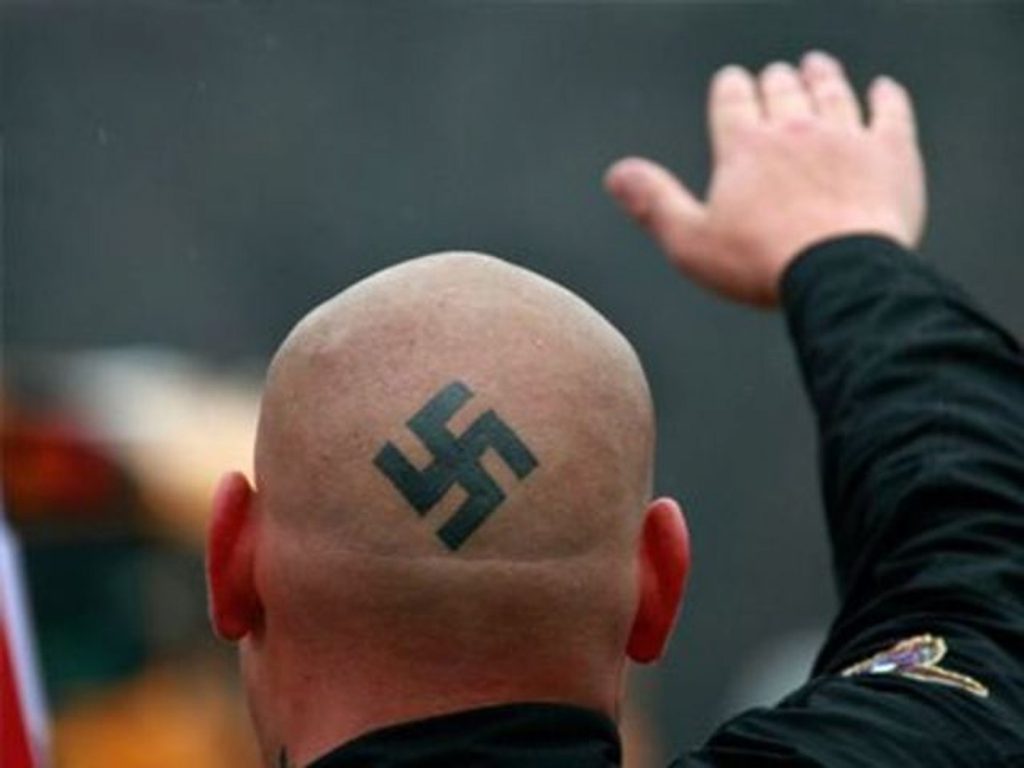 Να μη χαρίσουμε την Ελλάδα σε κανέναν νεοναζί που κρύβεται πίσω από σημαίες και ψευτοπατριώτες