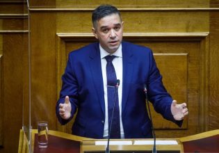Θέμης Χειμάρας: Τι απαντά για απευθείας αναθέσεις και σε δεύτερη εταιρεία συμφερόντων του