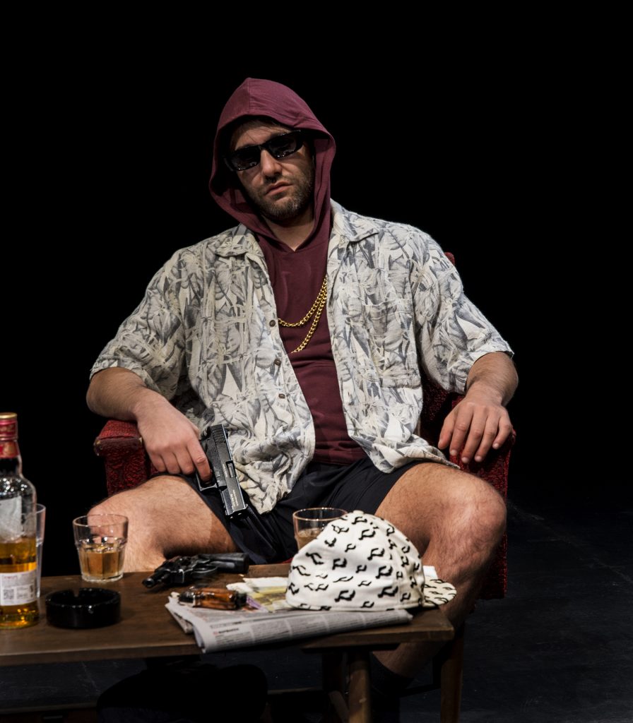 Γιώργος Καφετζόπουλος: Με διασκεδάζει το ότι υποκρινόμαστε τον πατέρα και τον γιο και στη σκηνή