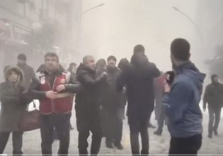 Σεισμός στην Τουρκία: Τα 7,7 Ρίχτερ βρήκαν τον δημοσιογράφο σε απευθείας μετάδοση
