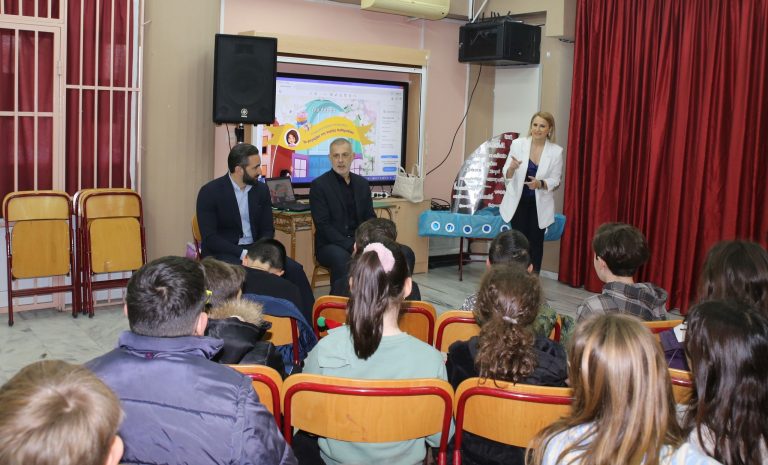 «Το μαγαζάκι της κυρίας Καθαρούλας»: Το εκπαιδευτικό παραμύθι για την ανακύκλωση στον Πειραιά