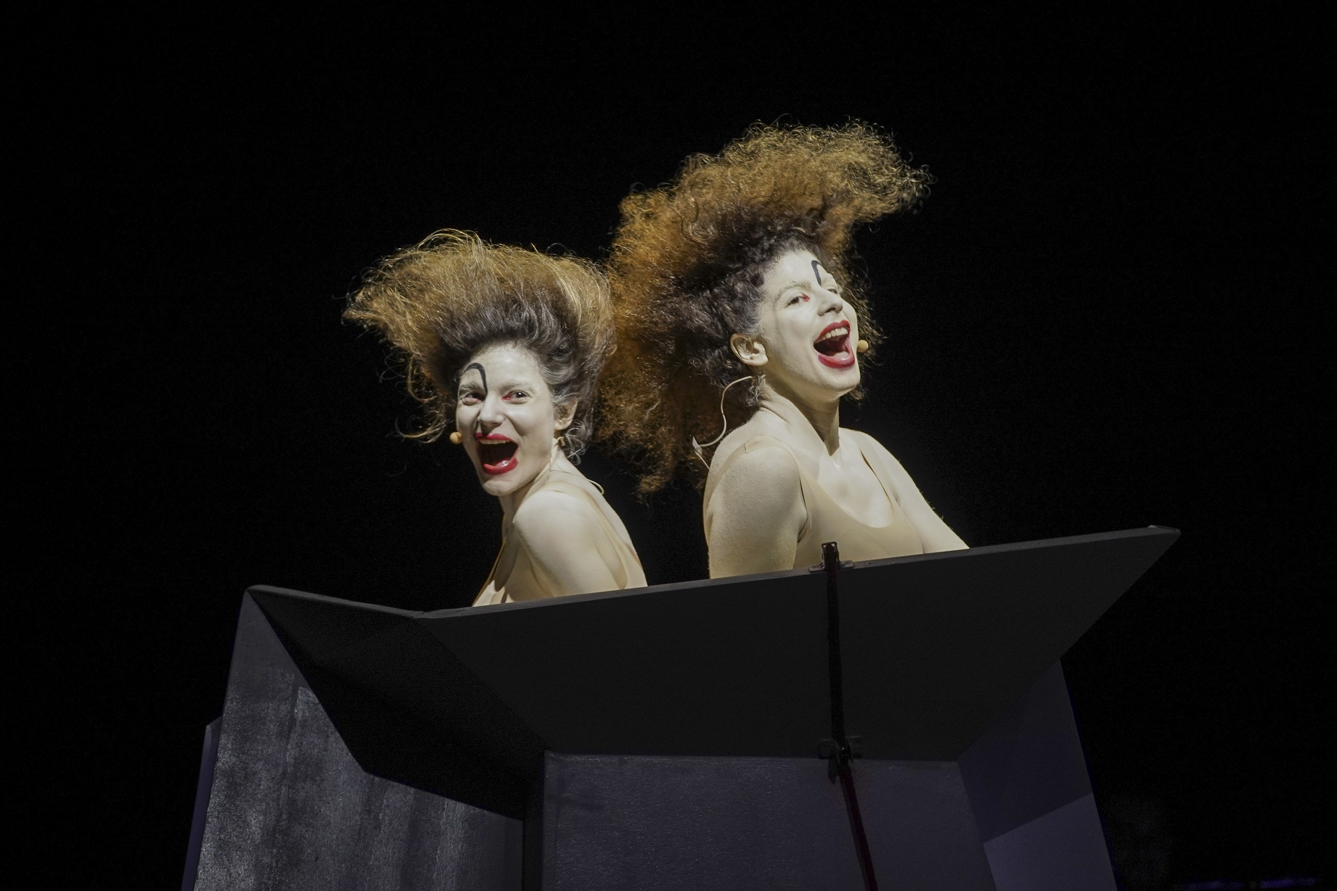 Πρώτες φωτογραφίες από το «Όχι εγώ» του Μπέκετ λίγες ώρες πριν την μεγάλη πρεμιέρα στην ΕΛΣ