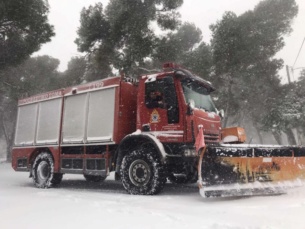 Ασπρόπυργος: Τέσσερα άτομα απεγκλώβισε η Πυροσβεστική