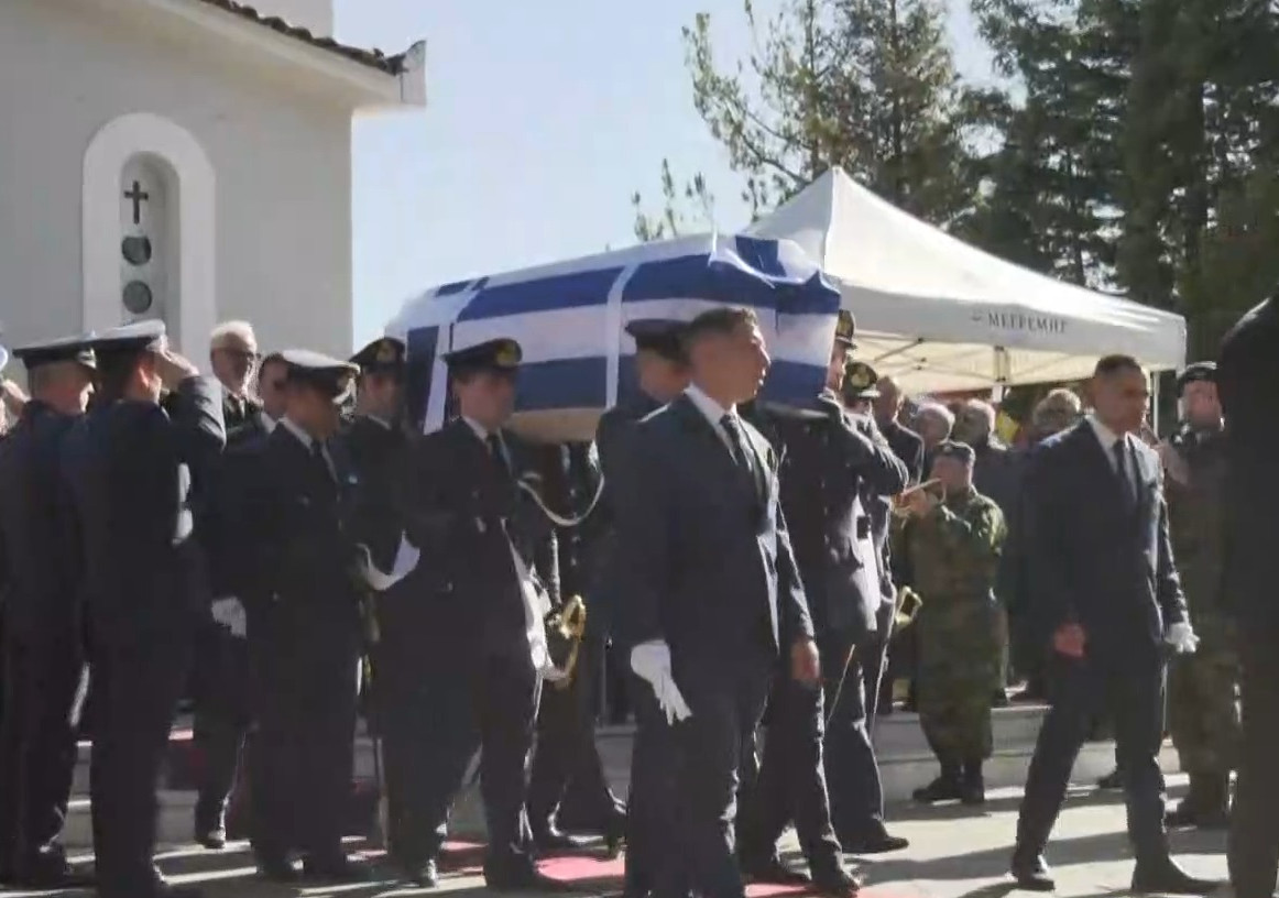 «Αθάνατος»: Συγκλονιστικές στιγμές στην κηδεία του Μάριου – Μιχαήλ Τουρούτσικα - Το in live στην κηδεία