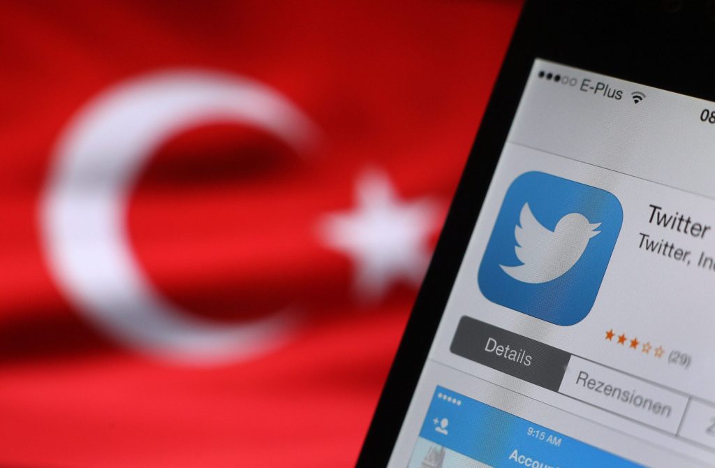 Σεισμός Τουρκία: Χάος στις τηλεπικοινωνίες – Το μπλόκο στο Twitter και οι επαφές με τον Έλον Μασκ