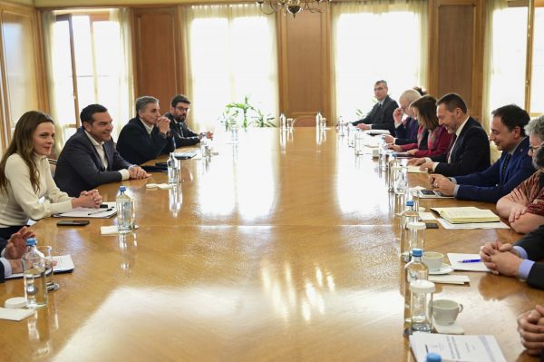 Τρεις ώρες κράτησε το ραντεβού Στουρνάρα με Τσίπρα στην ΤτΕ – Τι συζήτησαν
