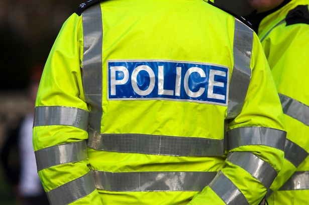 Μεγάλη Βρετανία: Αστυνομικοί πήγαν σε σπίτι 3χρονου να του κάνουν συστάσεις –  «Το παιδί τρομοκρατήθηκε και κρύφτηκε»