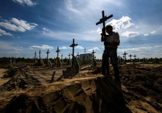 Ουκρανία: Για «τριψήφιο αριθμό» εγκλημάτων πολέμου δηλώνει ότι έχει αποδείξεις η Γερμανία