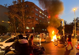 Ιράν: Στη «μαύρη» λίστα της ΕΕ δύο μέλη της κυβέρνησης και άλλα 30 πρόσωπα για την καταστολή των διαδηλώσεων