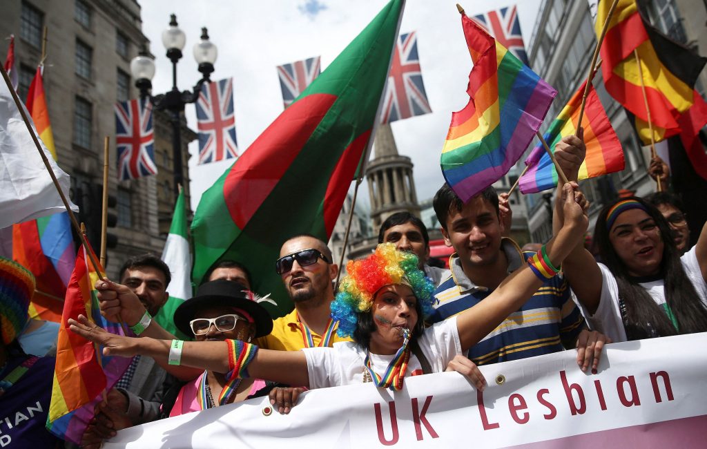Η Εκκλησία της Αγγλίας δίνει την ευλογία της στους γκέι γάμους