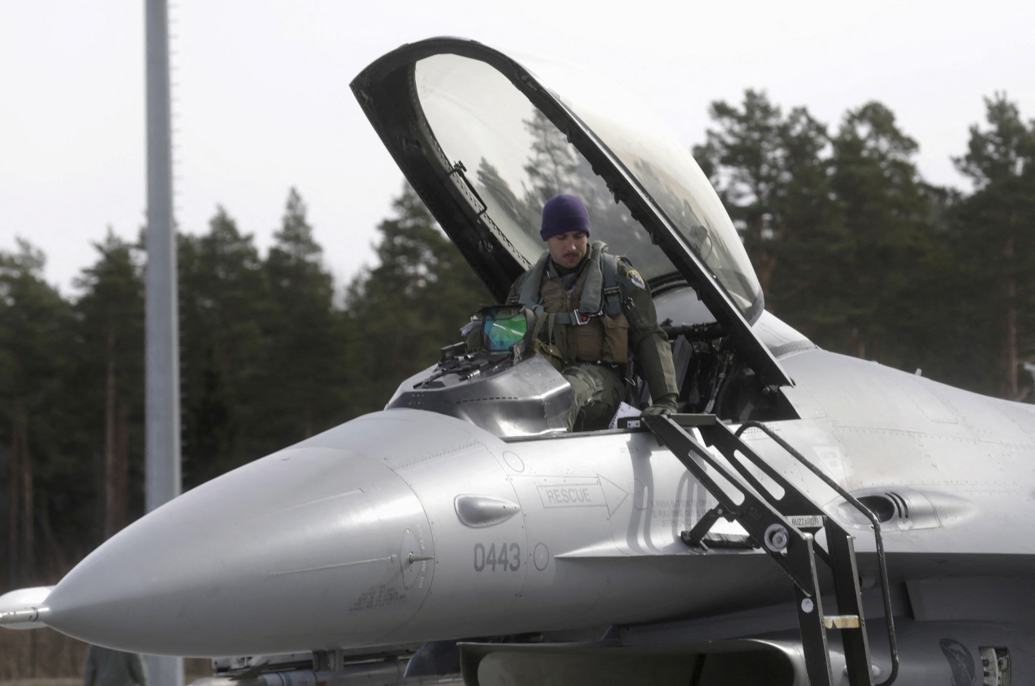 ΗΠΑ: Αποκαλυπτικοί διάλογοι - «Μπερδεμένοι» οι πιλότοι των F-16 που κατέρριψαν το άγνωστο ιπτάμενο αντικείμενο