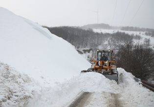 Ρέθυμνο: Οικογένεια εγκλωβίστηκε στα χιόνια – Τους διέσωσε η Πυροσβεστική