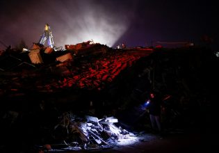 Σεισμός στην Τουρκία: Τίναξε στον αέρα τα κτίρια, λέει ο καθηγητής Καρύδης