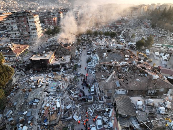 Σεισμός Τουρκία: Η αποκάλυψη για τα κτίρια που κατέρρευσαν σαν «χάρτινοι πύργοι»