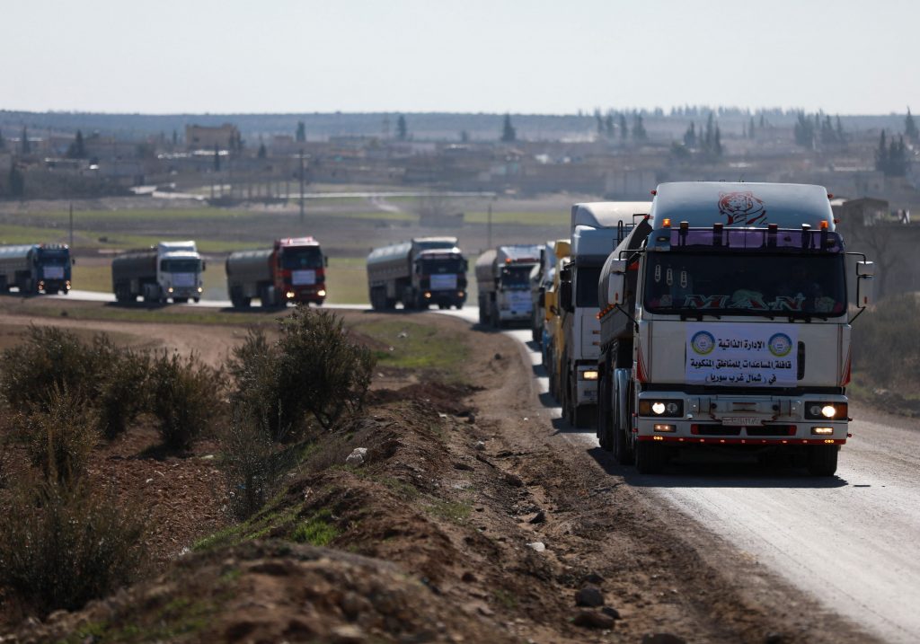 Σεισμός: Δεκατέσσερα φορτηγά με βοήθεια πέρασαν στο βόρειο τμήμα της Συρίας – Τι εξετάζει η Τουρκία