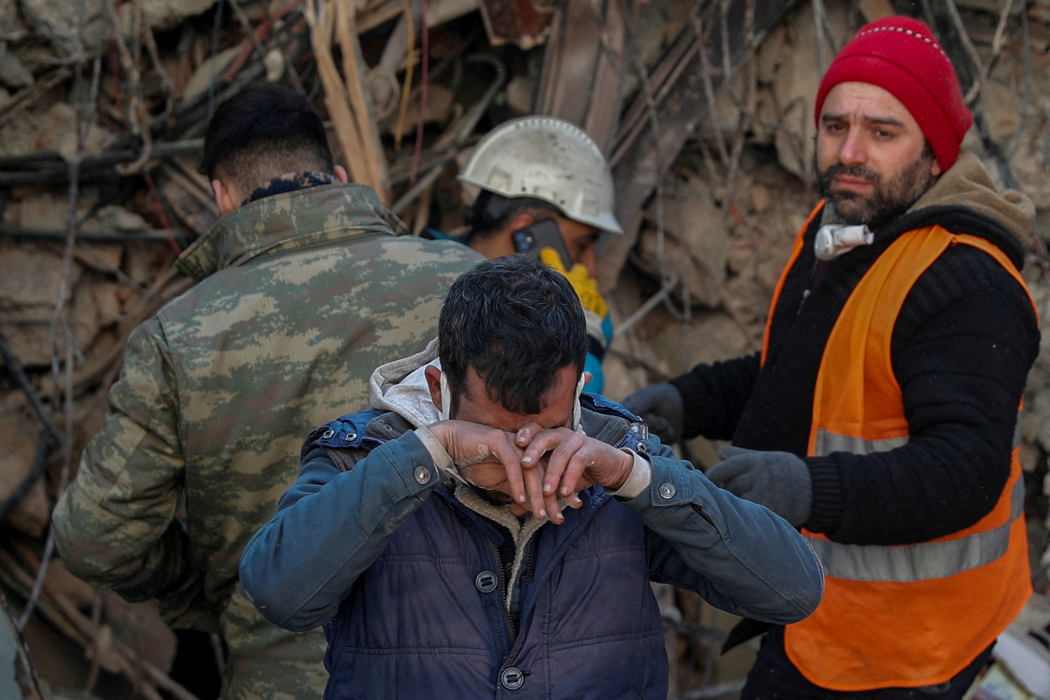 Σεισμός στην Τουρκία: Ξεπέρασαν τις 33.000 οι νεκροί - Η Άγκυρα ξεκινά ποινικές διώξεις σε εργολάβους, ώρα μηδέν για τη Συρία