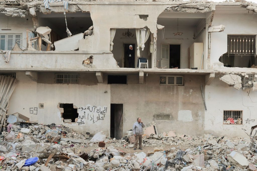 «Που ήταν ο κόσμος όταν τον χρειαζόμασταν» ρωτούν οι επιζήσαντες του φονικού σεισμού στη βόρεια Συρία