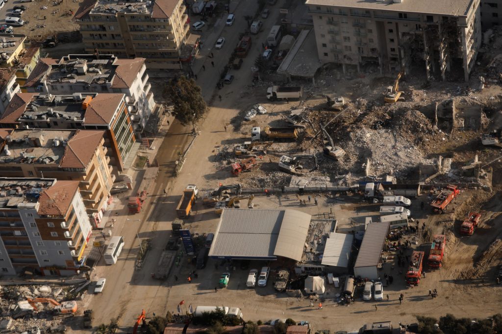 Σεισμός στην Τουρκία: Τραγικές εικόνες από ψηλά – Η Χατάι και η Καχραμανμαράς πριν και μετά το χτύπημα του Εγκέλαδου