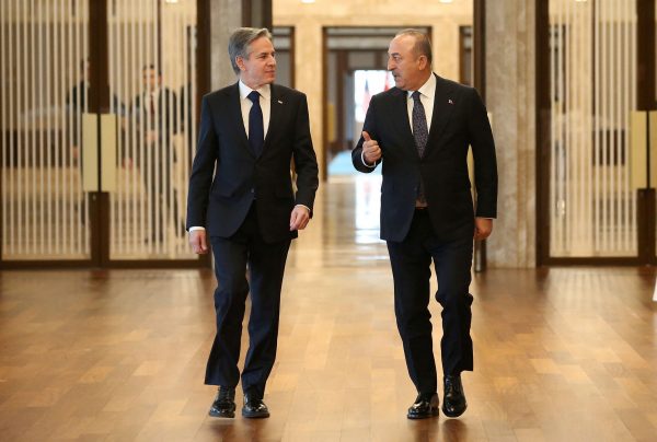 Τσαβούσογλου: Συμφέρουσα η πρόταση για τα F-16