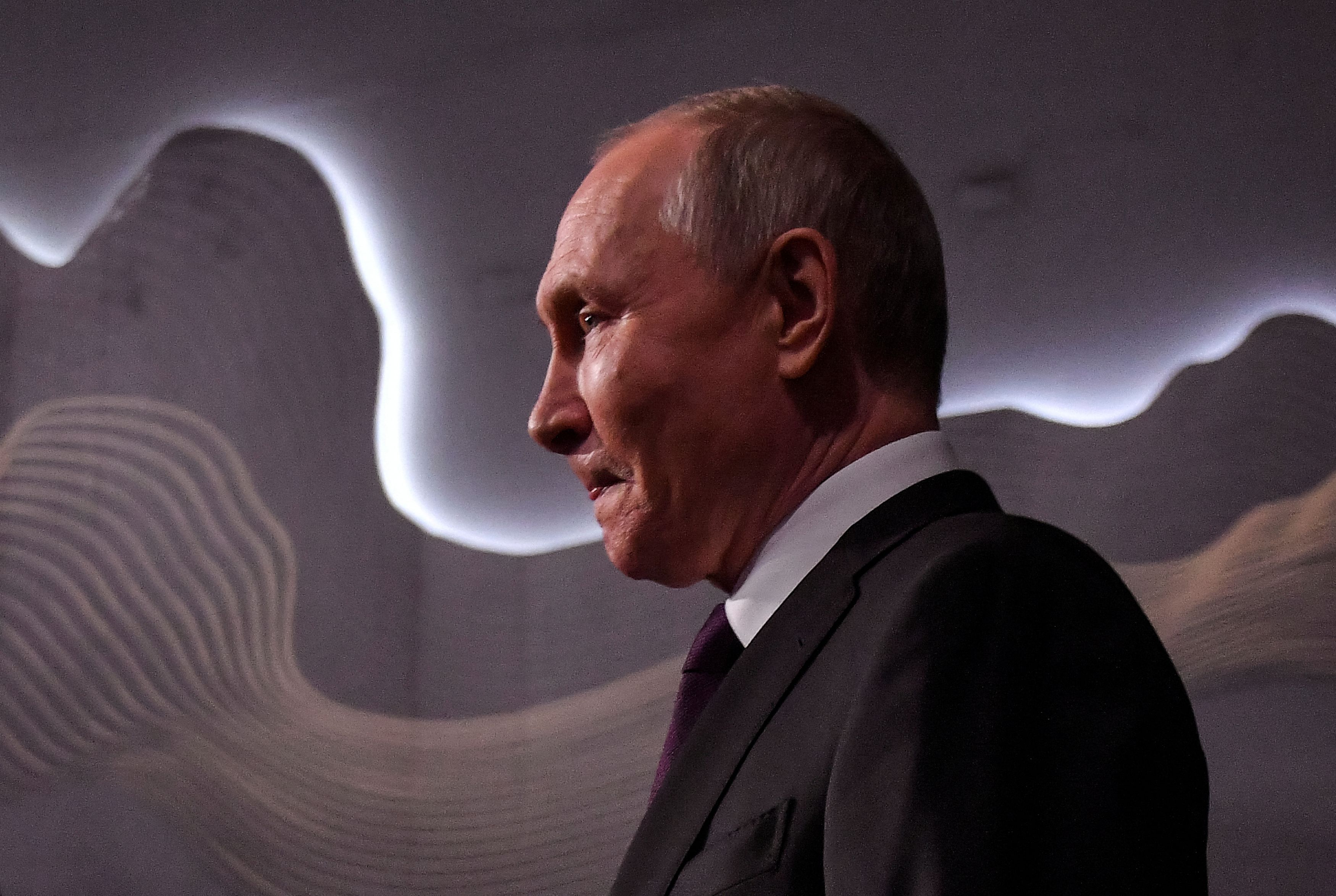 Βλαντίμιρ Πούτιν: Θα ενημερώσει την ελίτ για τον πόλεμο